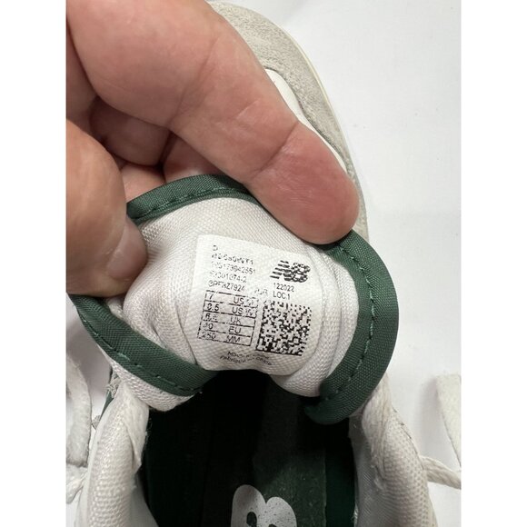 New Balance 550 Sneakers in White Green - Picture 9 of 9